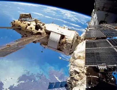 航天器用碳纤维复合材料在湿热-真空循环下的老化性能演变研究